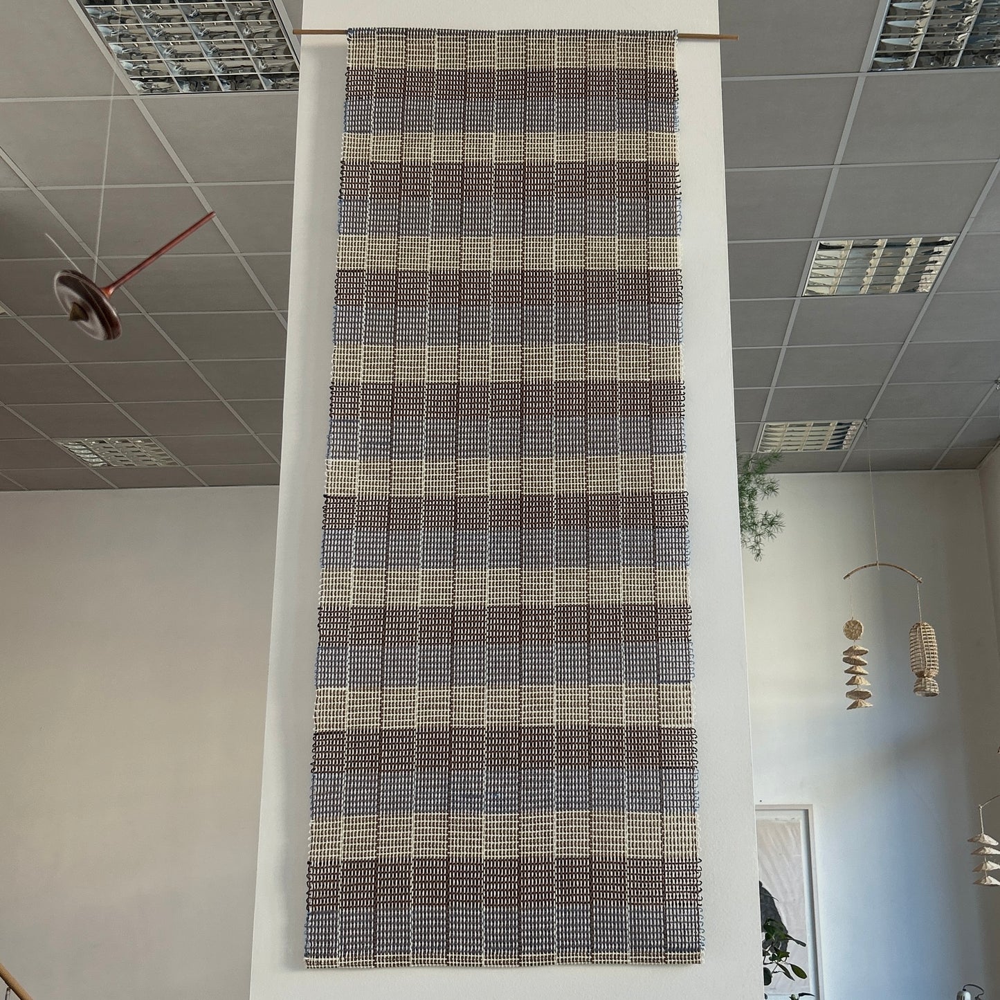 Elena Meneghini - Decorazione da parete (Blu/Marrone/Crema)