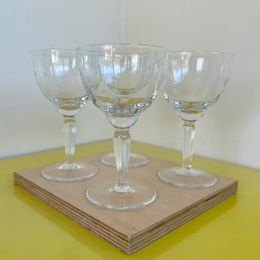 1950s wine glasses with hand-etched star motif (large)