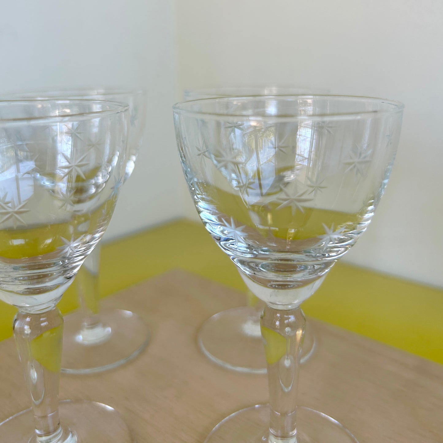 1950s wine glasses with hand-etched star motif (medium)