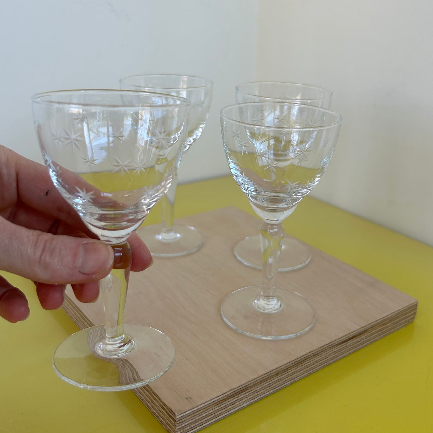 1950s wine glasses with hand-etched star motif (medium)