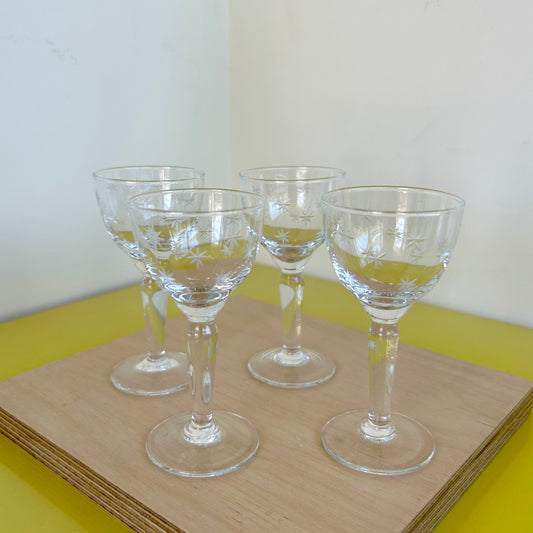 1950s wine glasses with hand-etched star motif (small)