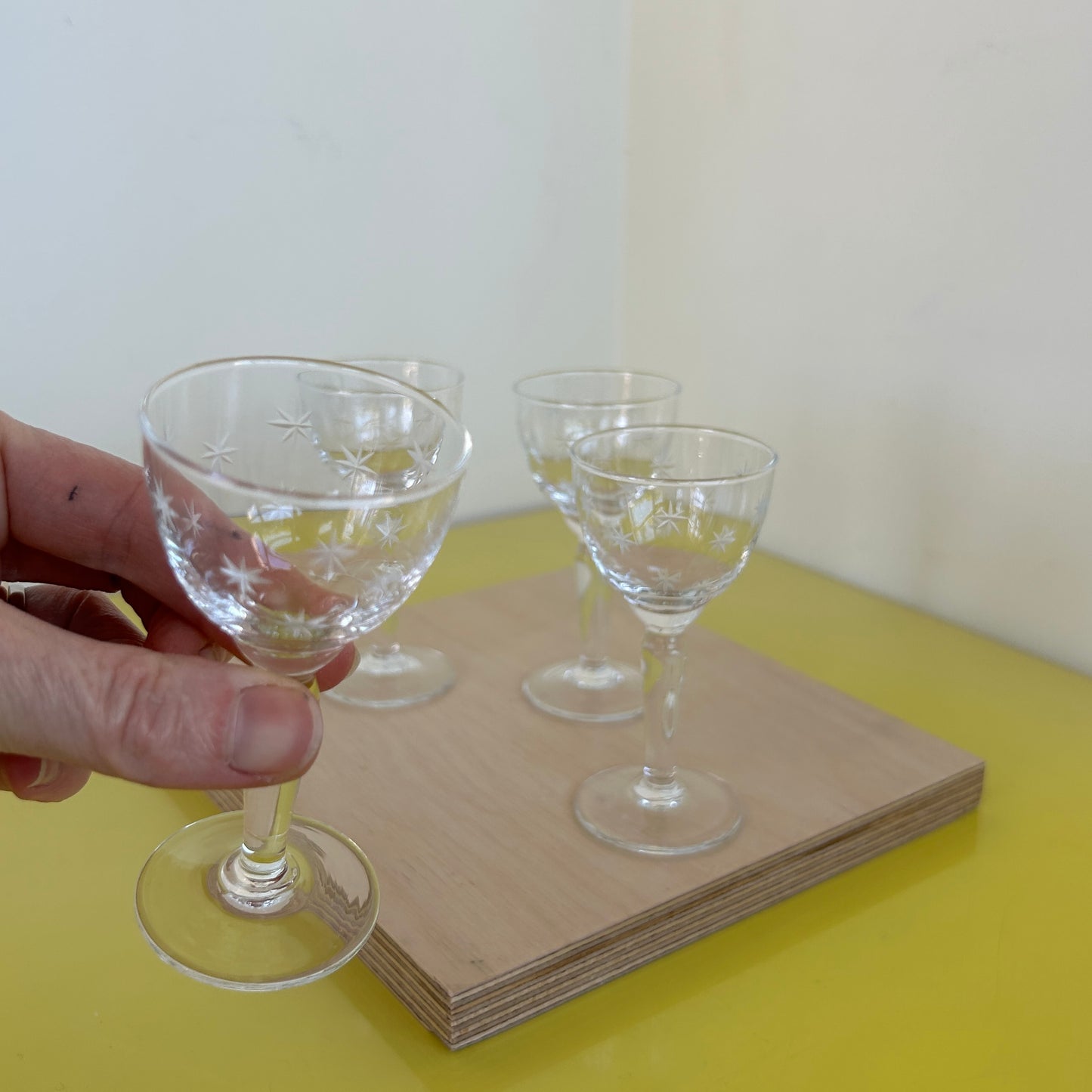 1950s wine glasses with hand-etched star motif (small)