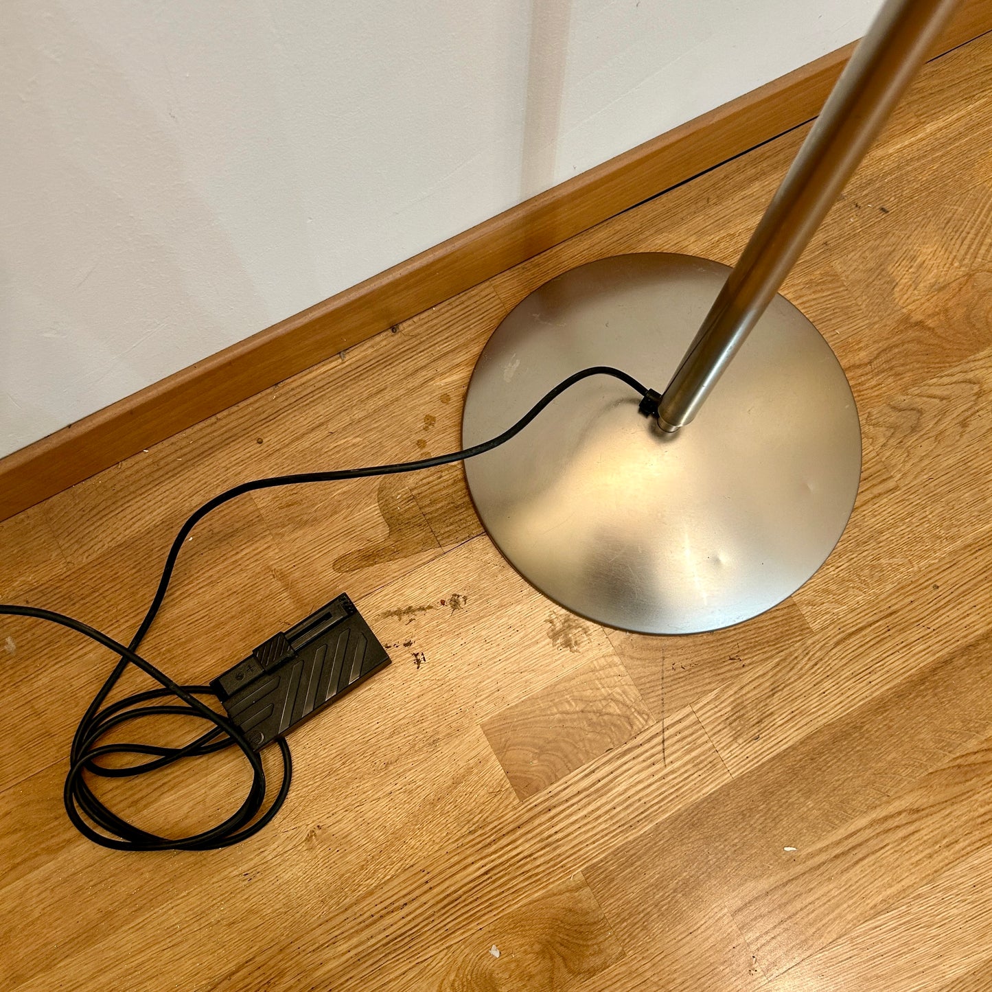 Anticandomic - 1980s metal & glass floor light