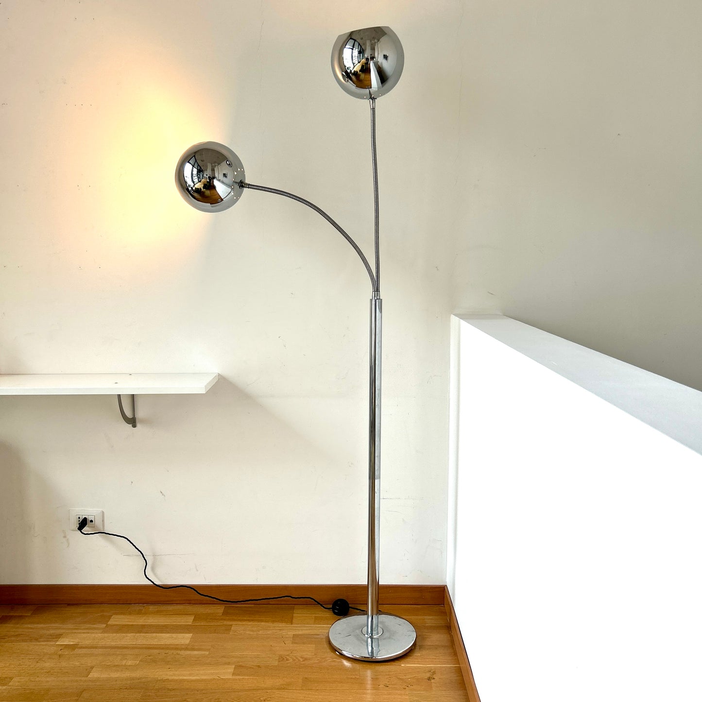 Anticandomic - Vintage 1970s chrome floor light