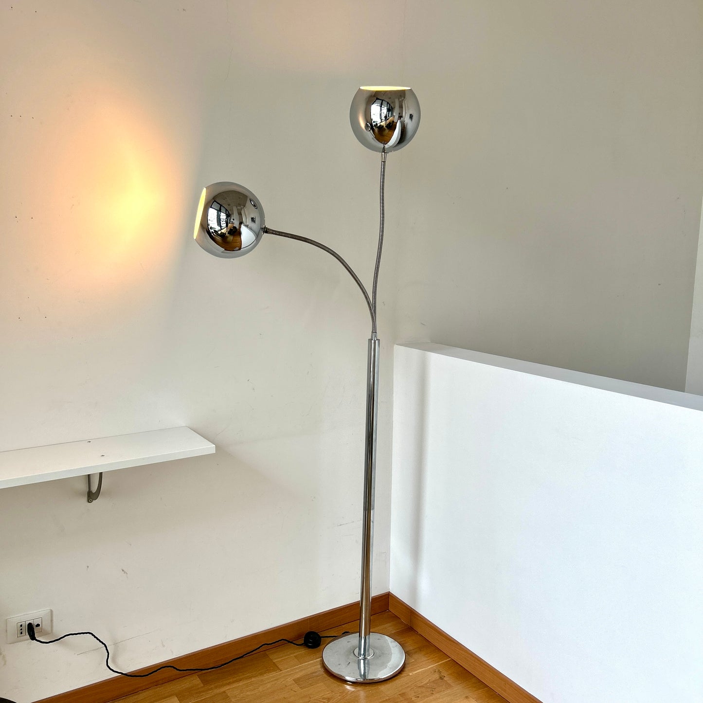 Anticandomic - Vintage 1970s chrome floor light