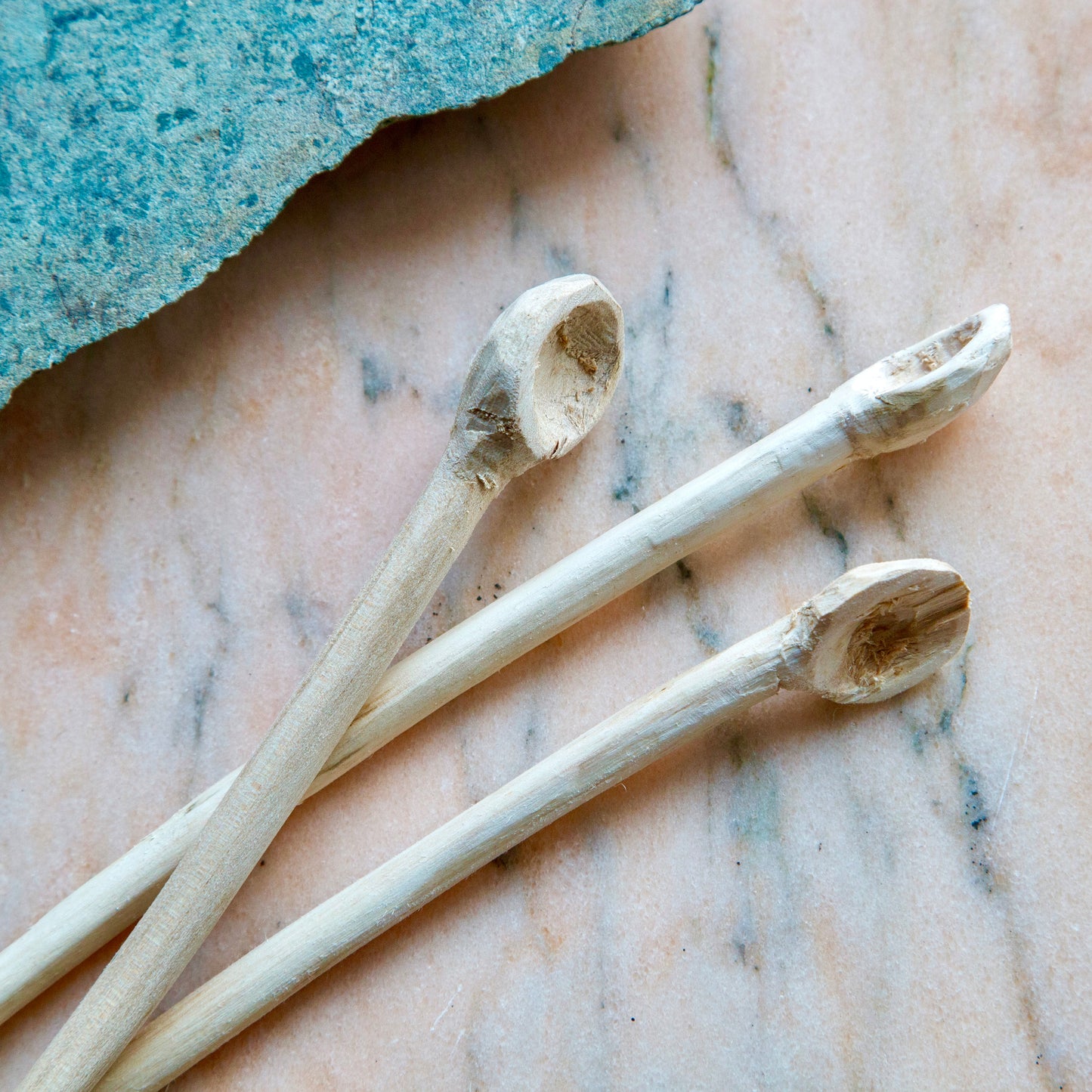 Cucchiaio in legno intagliato a mano (molto lungo)