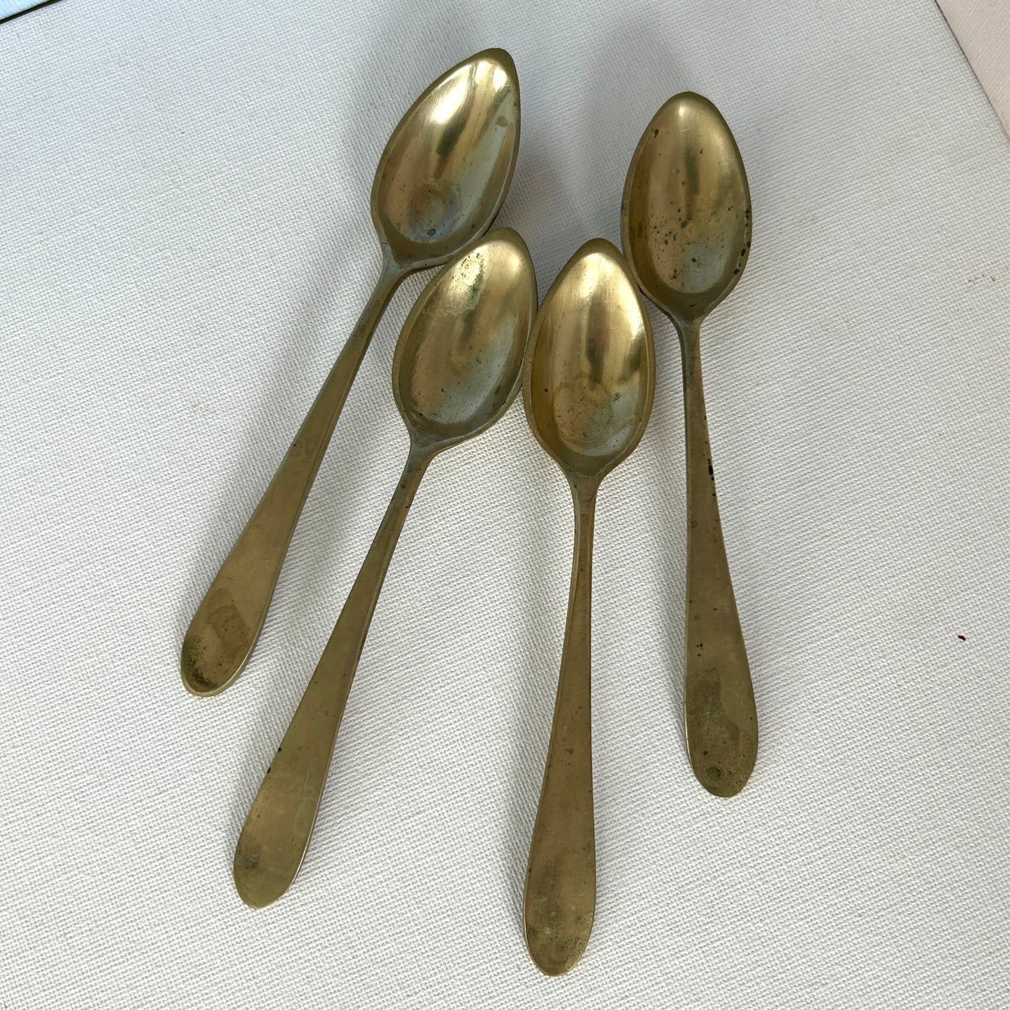 Antique brass-coloured teaspoon set