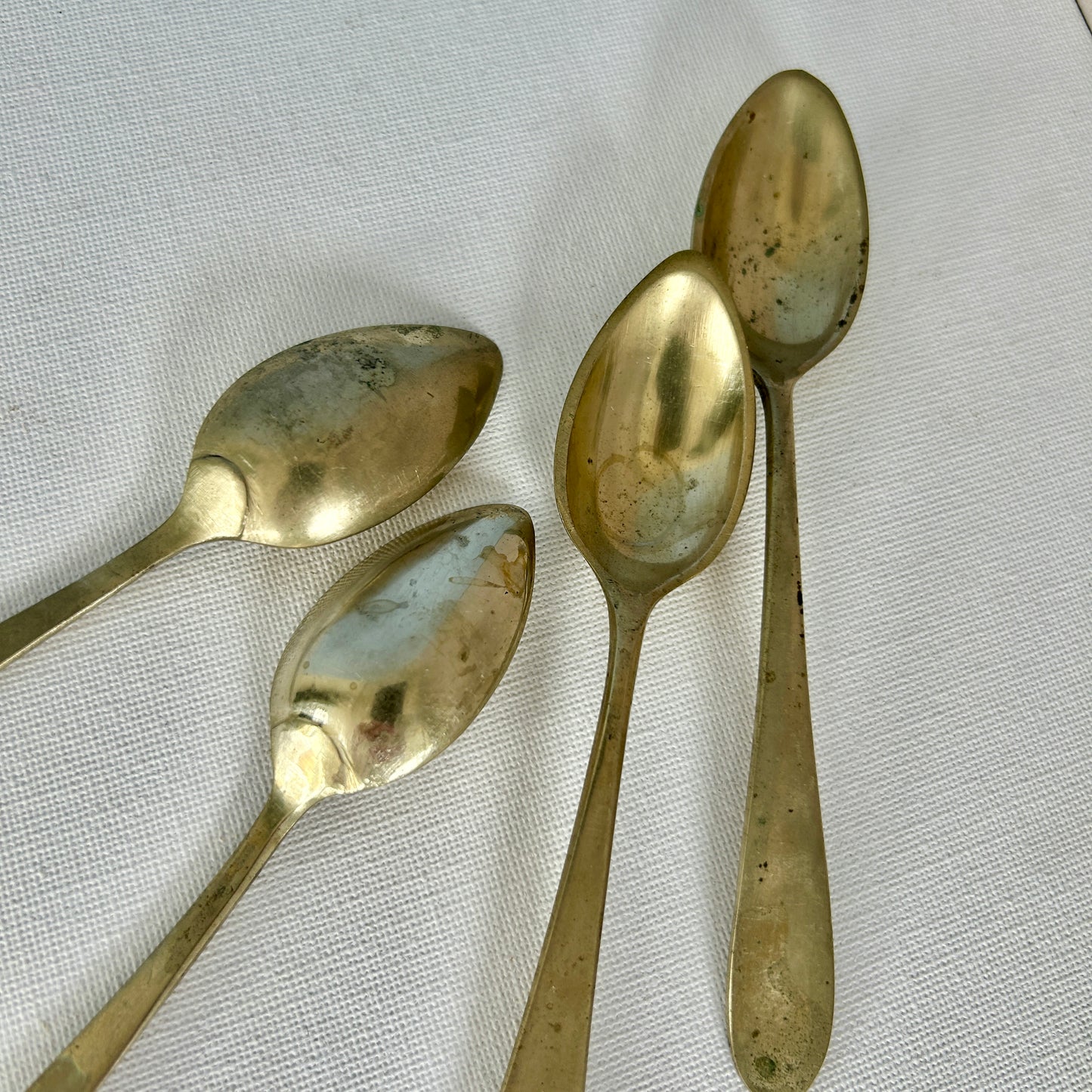 Antique brass-coloured teaspoon set