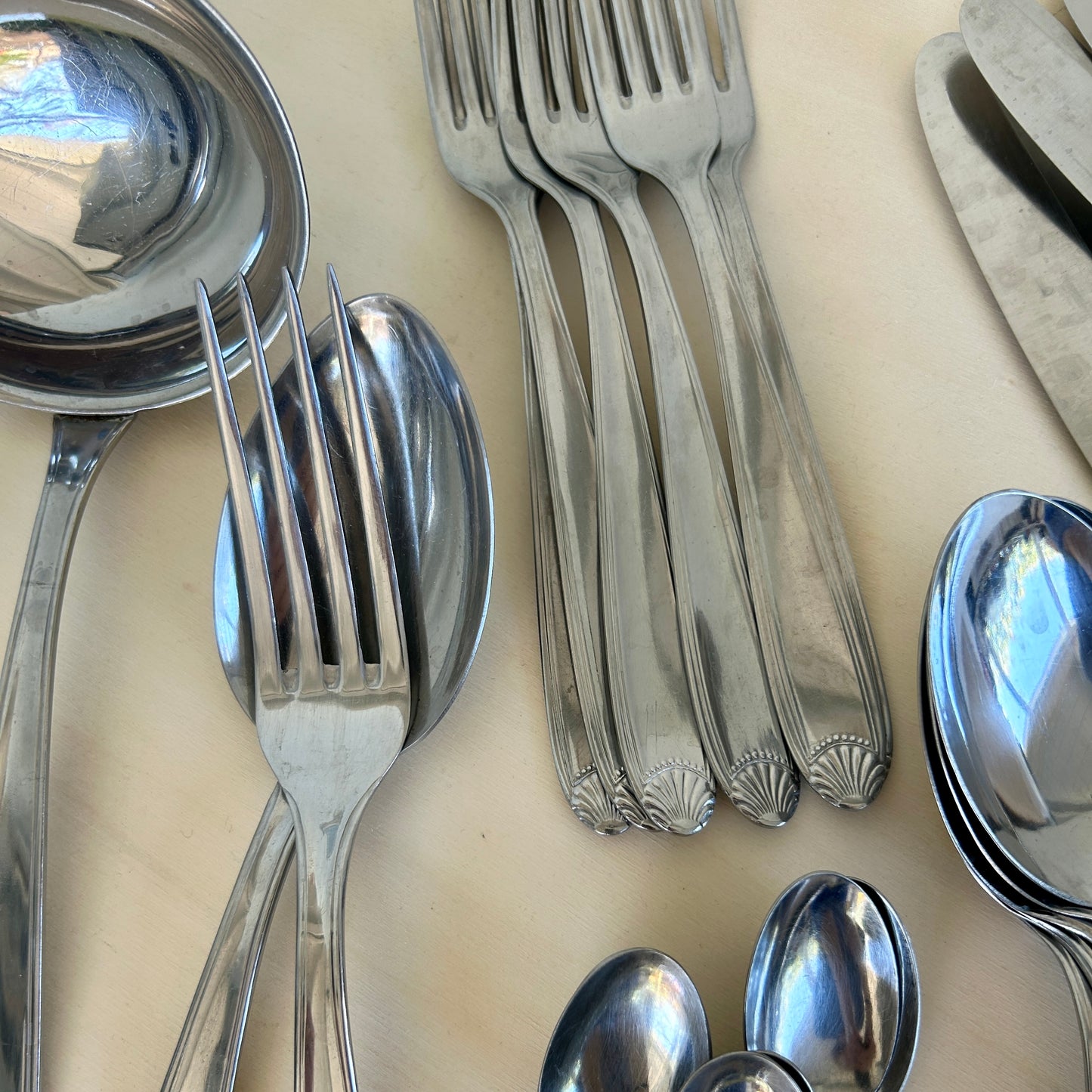 Valco Rostfrei, 1960s stainless steel cutlery set, including servers